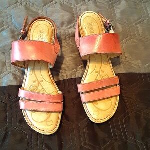 BORN WEDGE HEEL SANDALS MAUVE/ PINK  SIZE: 10M